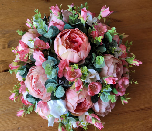 Šerpa pivoňka a eustoma — foto 3