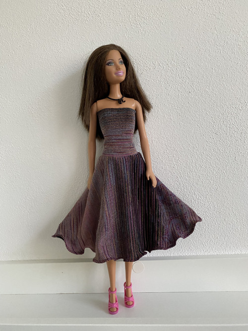 Šaty na panenku Barbie — foto 2
