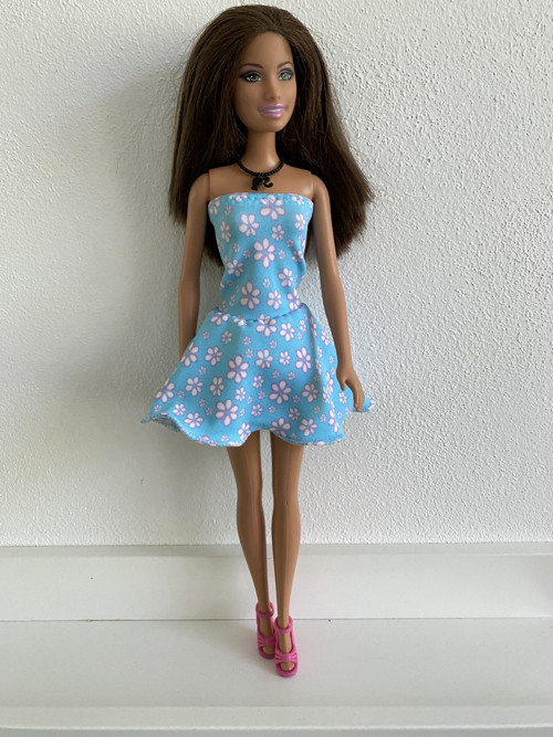 Šaty na panenku Barbie — foto 2