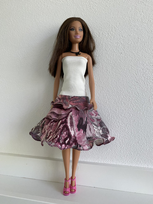 Šaty na panenku Barbie — foto 2