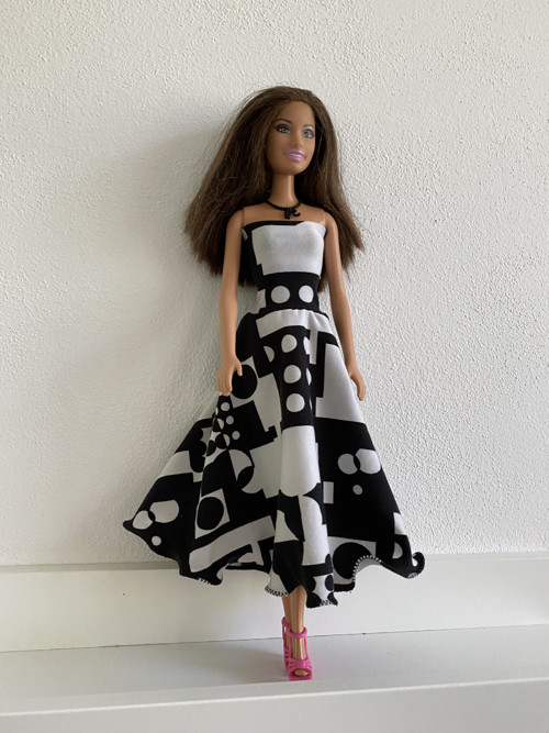 Šaty na panenku Barbie — foto 2