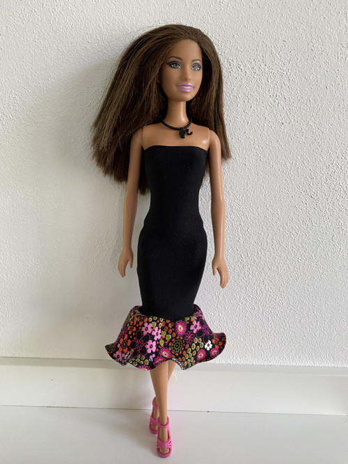 Šaty na panenku Barbie — foto 2