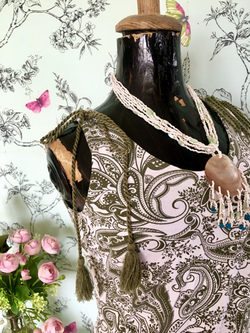 Top etno boho se střapečky — foto 3