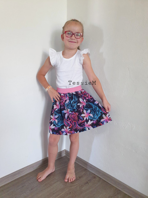 Dívčí sukýnka délka 35 cm — foto 2