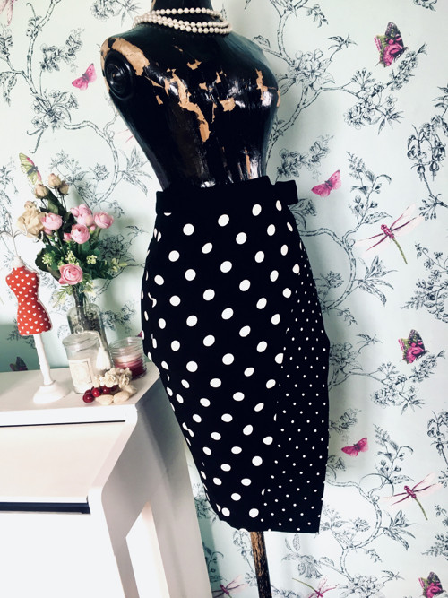 Sukně pencil black and white dots — foto 4