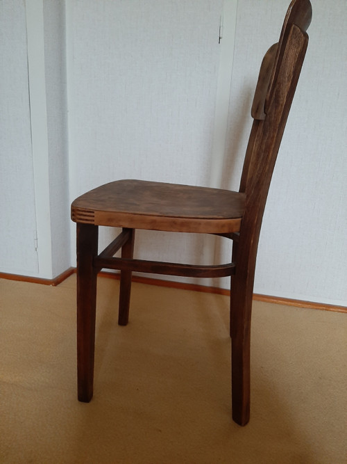 Klasická židle o renovaci — foto 2