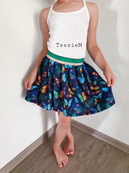 Dívčí sukýnka délka 32 cm — foto 2