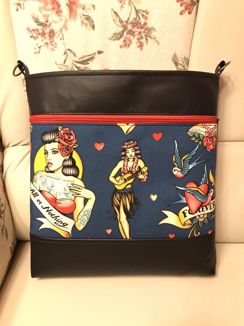 Crossbody kabelka pin up — foto 2