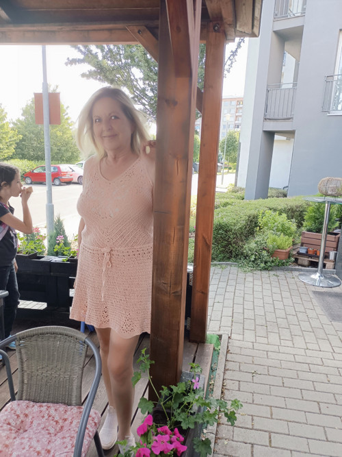 Meruňkové šaty — foto 5