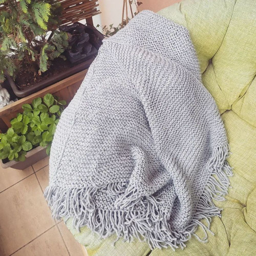 Deka pro jednoho světle šedá s třásněmi — foto 4