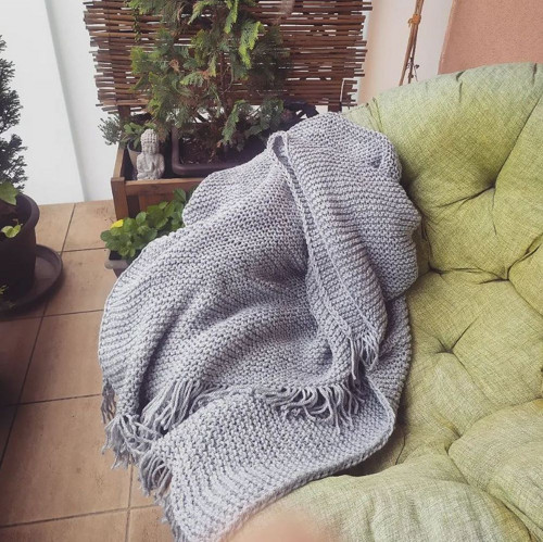 Deka pro jednoho světle šedá s třásněmi — foto 3