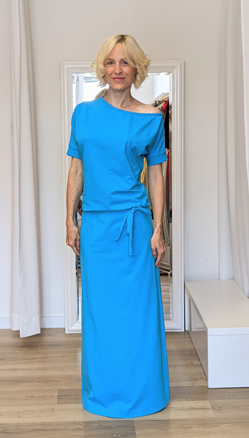 Ležérně elegantní maxišaty - rudé — foto 2