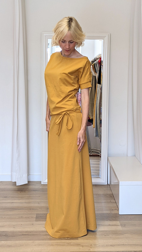 Ležérně elegantní maxišaty - rudé — foto 5