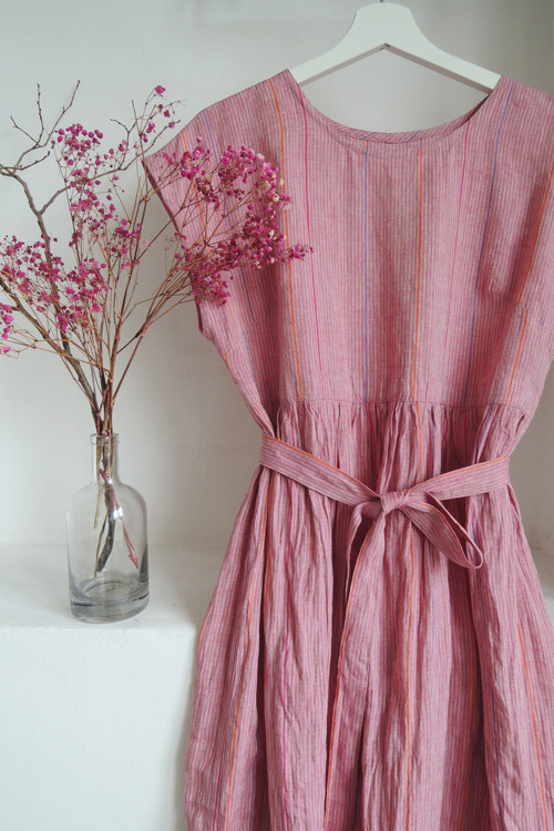 RUTH šaty len - Rays Magenta — foto 5