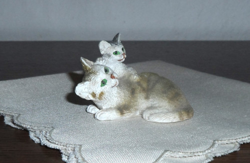 Dekorační keramická miniatura - dvě KOČIČKY — foto 3