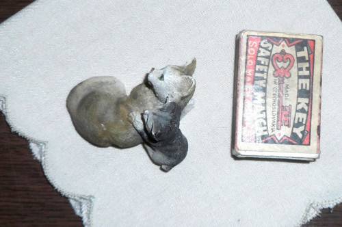 Dekorační keramická miniatura - dvě KOČIČKY — foto 5
