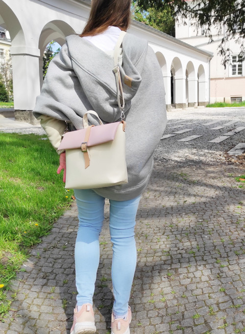 Freya smetanová s růžovou — foto 2