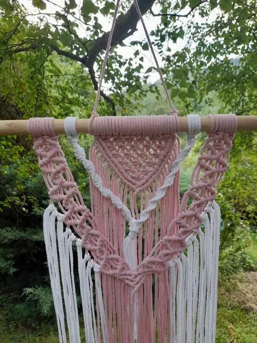 Závěsné macrame bílo-růžové — foto 3