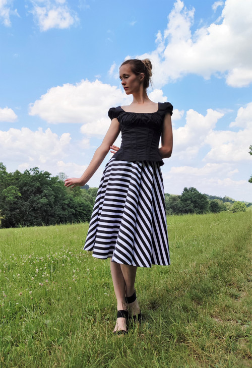 Midi Kolová Sukně - Černý Proužek — foto 4