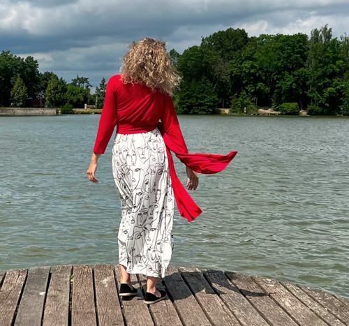 Červený vázací přehoz — foto 4