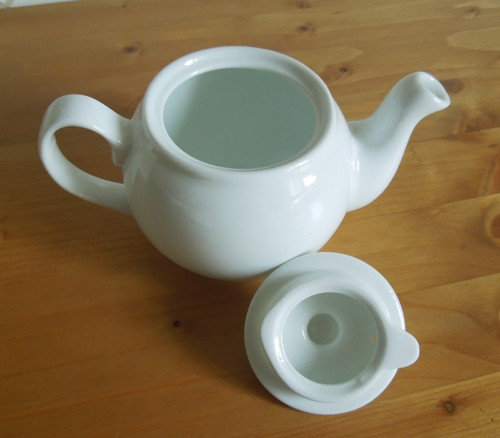 Menší porcelánová konvička — foto 3