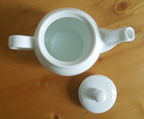 Menší porcelánová konvička — foto 2