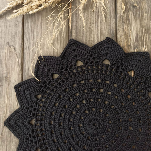 Háčkovaná mandala černá — foto 4