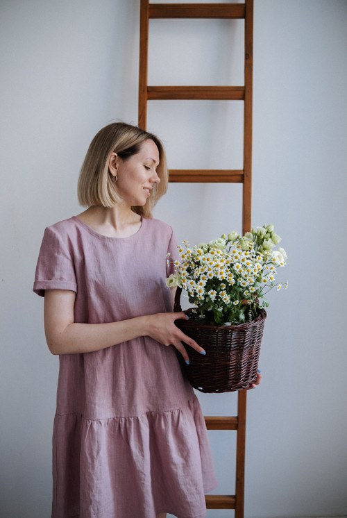 Dámské lněné šaty. — foto 2