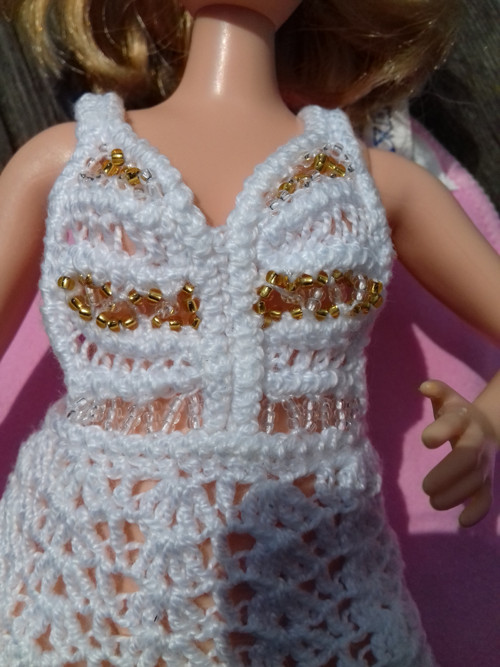 Háčkované šatičky pro panenku Barbie baculku — foto 6