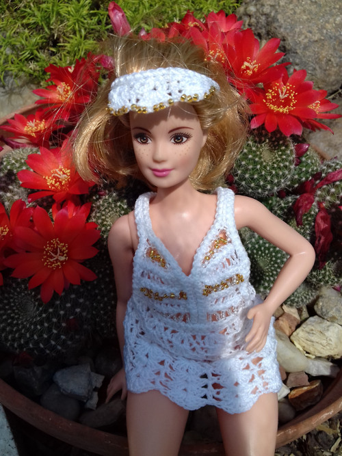 Háčkované šatičky pro panenku Barbie baculku — foto 2