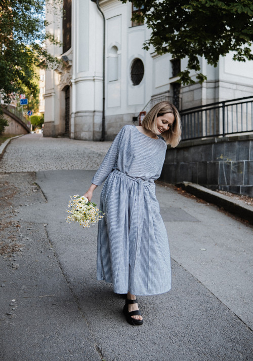 Dámské lněné šaty — foto 3
