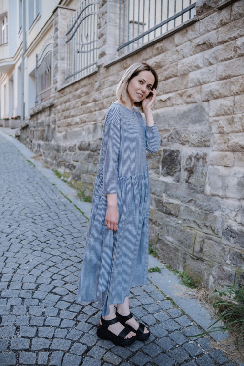 Dámské lněné šaty — foto 2