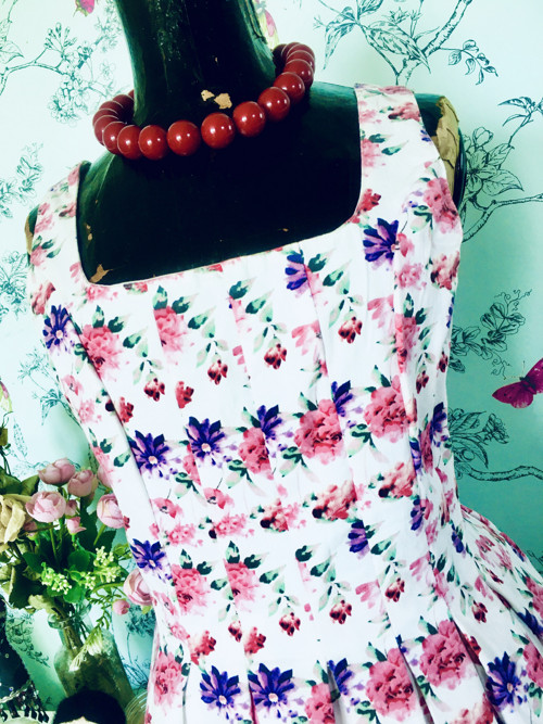Šaty rozkvetlé retro padesátkové — foto 3