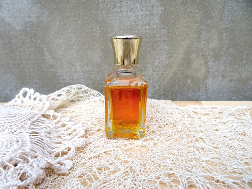 Evyan White Shoulders - PERFUME — foto 3
