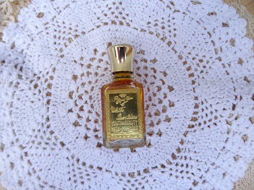Evyan White Shoulders - PERFUME — foto 4