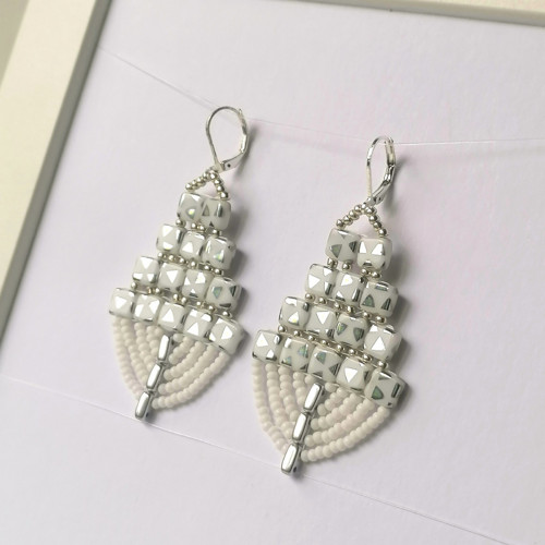White And Silver-Boho Dangle Beaded Earrings — foto 2