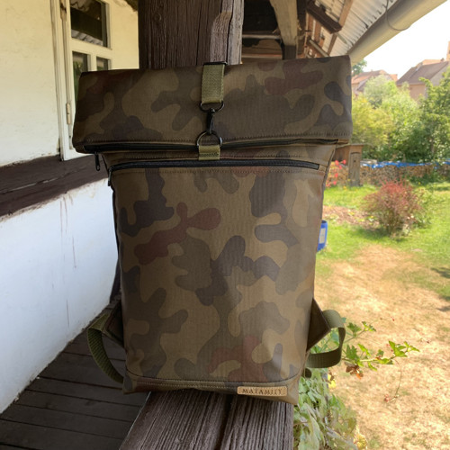 Maskáčový s černým zipem — foto 4
