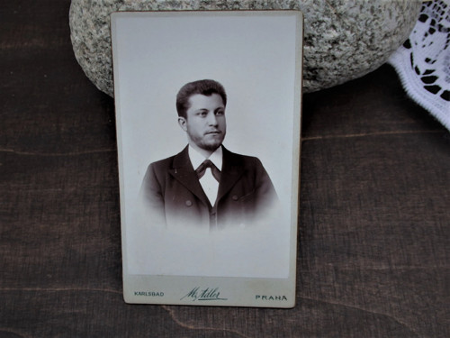 Studoval jsem na kněze - kabinetka — foto 2