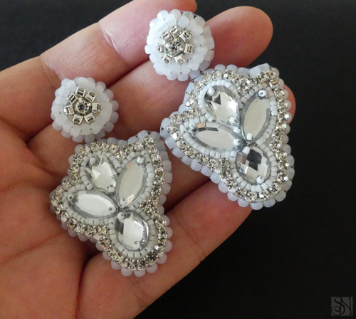 Biele elegantné šité náušnice - svadobné — foto 2