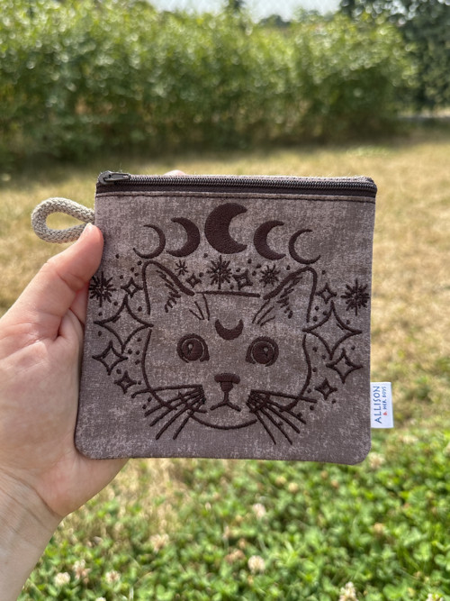 Kapsička velká Mystická kočka — foto 5