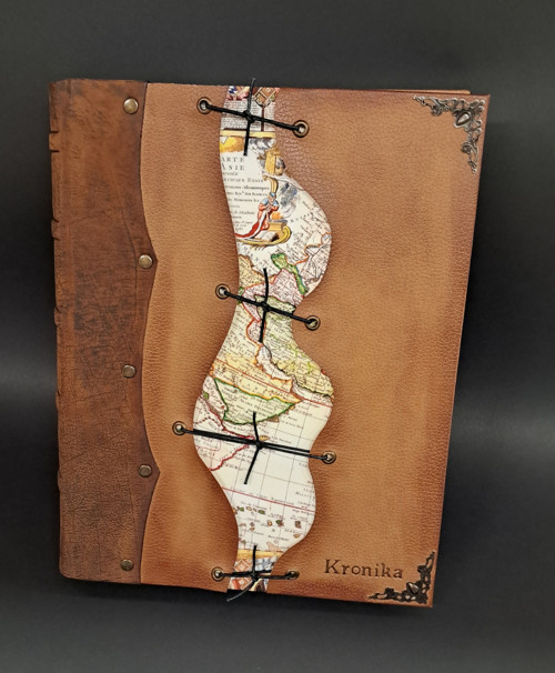 Kronika s mapou — foto 3