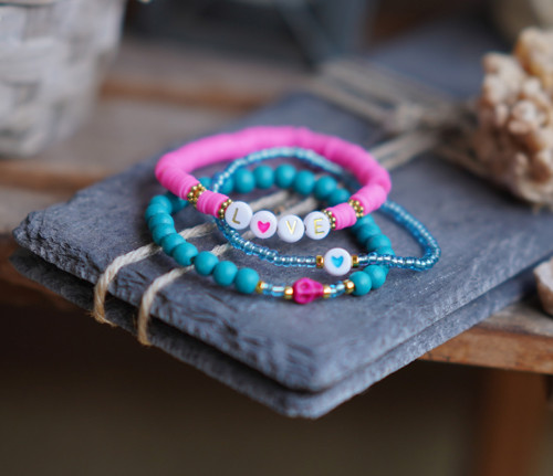 Set tří boho náramků "love" — foto 2