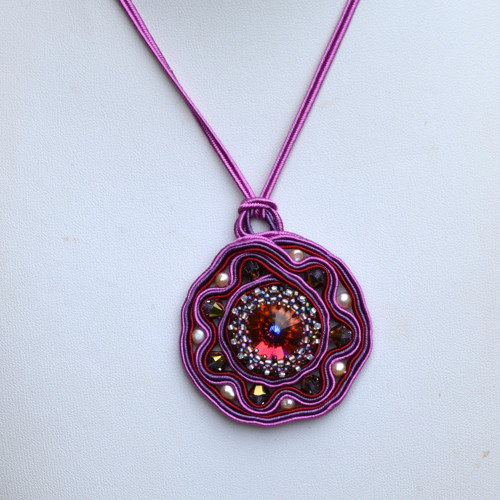 Sutašková mandala - náhrdelník — foto 2