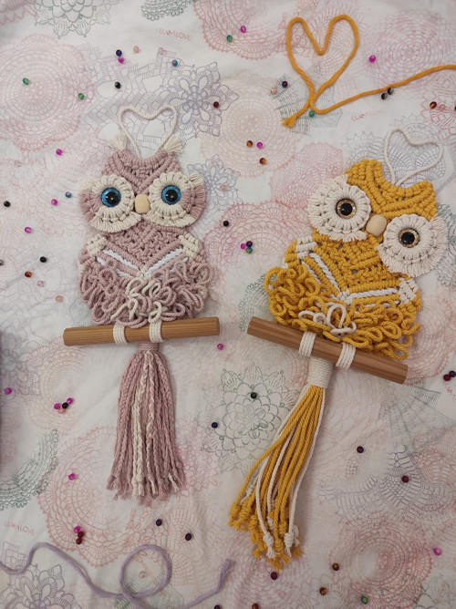 Macramé sova - tmavě žlutá — foto 3