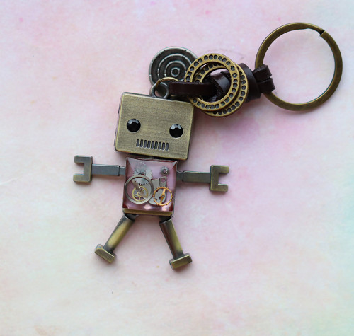 Robot - klíčenka — foto 2