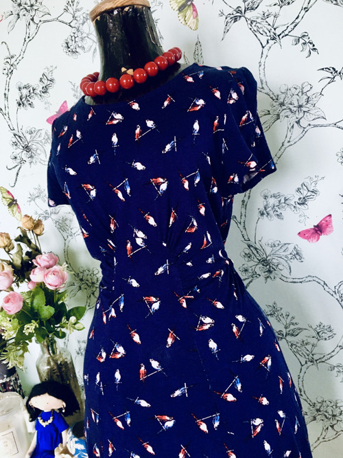 Šaty ptačí elegance — foto 2