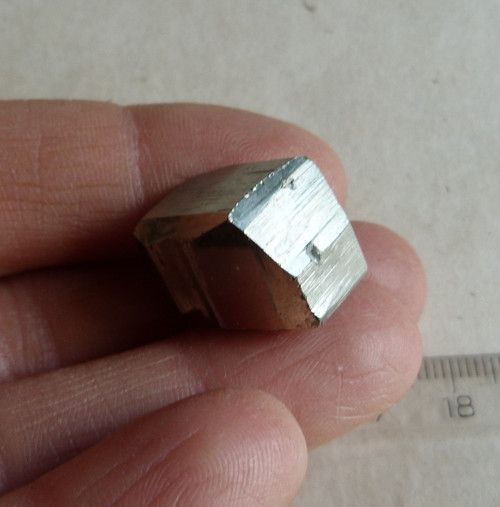 Pyrit krystal - 2,3 cm (P1) — foto 4
