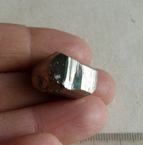 Pyrit krystal - 2 cm (P2) — foto 5