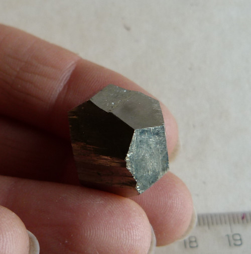 Pyrit krystal - 2 cm (P3) — foto 5
