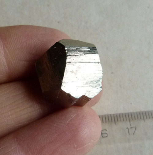Pyrit krystal - 1,8 cm (P4) — foto 2
